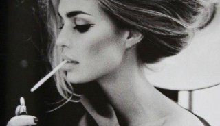 女性吸烟