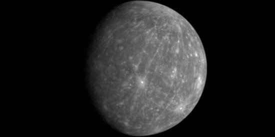 对信使号水星探测器的数据进行的分析显示这颗行星在形成初期可能曾经拥有一个巨型岩浆洋