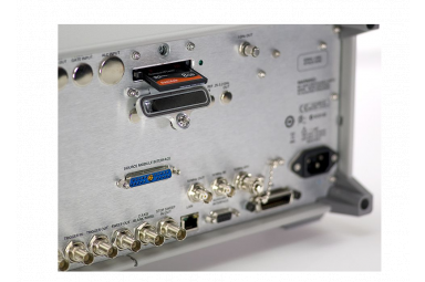 E8663D PSG 射频模拟信号发生器，100 kHz 至 9 GHz